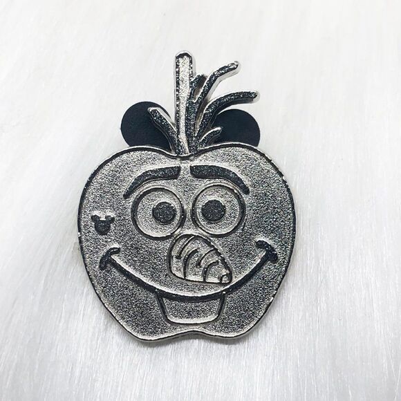 🔮 5/$25‎ Disney Frozen Olaf Candy Apple Chaser Pin - Picture 1 of 3